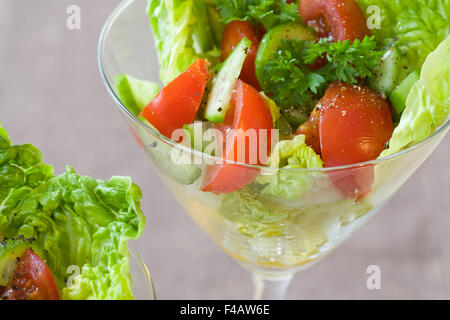 Tomaten, Gurken Salat - Vegetarian Salad Stock Photo