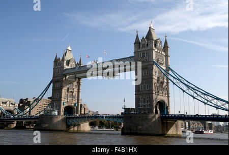 London, UK. 22nd Oct, 2014. Photo taken on Oct. 22, 2014 shows the Tower Bridge of London. London, located in southeastern England, is the capital of the United Kingdom. Standing on the River Thames, the city plays a key role in the world's financial, commercial, industrial and cultural fields. © Han Yan/Xinhua/Alamy Live News Stock Photo