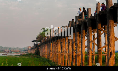 U Bein Bridge, Amarapura, Myanmar Burma Stock Photo