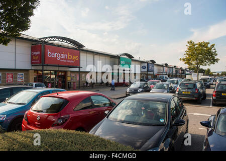 GV's , retail units and shoppers at Forster Square Retail Park, Bradford . A British Land PLC retail property. Stock Photo