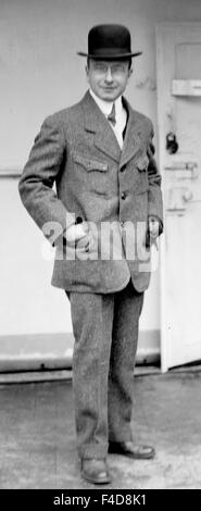 ALEXIS CARREL (1873-1944) French Nobel Prize winning surgeon and biologist on board his ship arriving in New York in 1912. Photo Bain News service Stock Photo