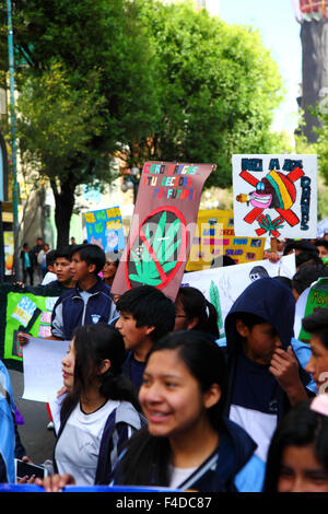 La Paz, Bolivia, 16th October 2015. Students carry placards discouraging drug use during a march through La Paz city centre warning of the dangers of drug use. The demonstration is organised every year by the police together with schools and colleges to educate and raise awareness about drugs and their dangers. Credit: James Brunker / Alamy Live News Stock Photo