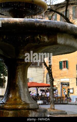 Fountain in Piazza Santo Spirito, Oltrarno, Florence, Italy Stock Photo