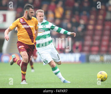 Fir Park, Motherwell, Scotland. 17th Oct, 2015. Scottish Premier League. Motherwell versus Celtic. Kieran Kennedy and Leigh Griffiths chase the loose ball Credit:  Action Plus Sports/Alamy Live News Stock Photo