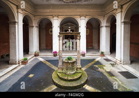 Small courtyard entrance to the church of Sant'Agata dei Goti, Rome, Italy Stock Photo