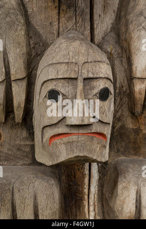 Detail of a totem pole, in Duncan, the city of totems, in Cowichan Valley, Vancouver Island, British Columbia, Canada. Stock Photo