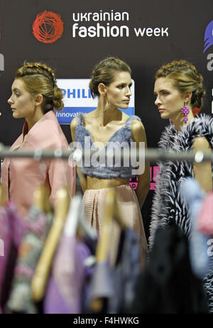 Kiev, Ukraine. 18th Oct, 2015. Models wait backstage during the Ukrainian Fashion Week in Kiev, Ukraine, 18 October 2015. The event presents Spring/Summer 2016 collections by Ukrainian and international designers from 14 to 20 October. © Serg Glovny/ZUMA Wire/Alamy Live News Stock Photo