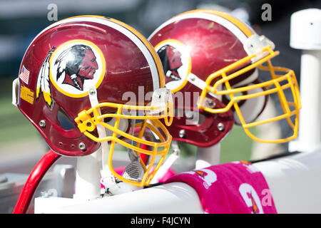 East Rutherford, New Jersey, USA. 18th Oct, 2015. Washington Redskins helmets during the NFL game between the Washington Redskins and the New York Jets at MetLife Stadium in East Rutherford, New Jersey. The New York Jets won 34-20. Christopher Szagola/CSM/Alamy Live News Stock Photo