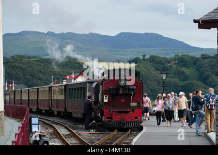 The Great Little trains of Wales :  Welsh Highland narrow guage railway leaving Porthmadog Station, Gwynedd Wales UK Stock Photo