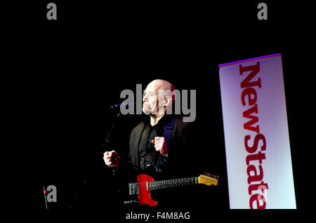 Wilko Johnson performing at the Stoke Newington Literary Festival in Stoke Newington, New Statesman banner behind him Stock Photo