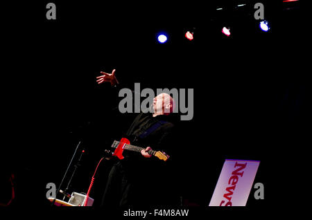 Wilko Johnson performing at the Stoke Newington Literary Festival in Stoke Newington, New Statesman banner behind him Stock Photo