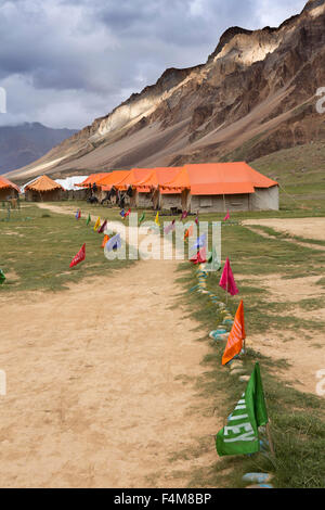 India, Himachal Pradesh, Sarchu, seasonal tented accommodation camp for Leh-Manali highway travellers Stock Photo