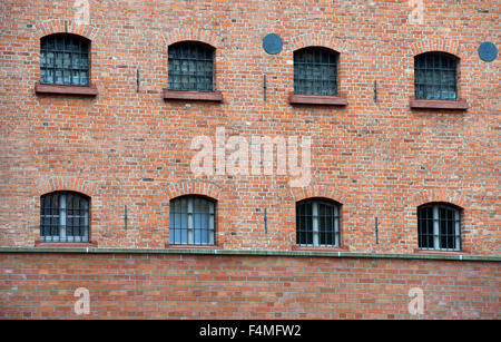 Erfurt, Germany. 20th Oct, 2015. Barred windows in a cell block of the Andreasstrasse Memorial and Study Centre in Erfurt, Germany, 20 October 2015. Bodo Ramelow, premier of the German state Thuringia, met with representatives of victim associations at this location the same day. More than 5,000 political prisoners were incarcerated in the former Stasi prison of the German Democratic Republic (GDR), also known as East Germany, prior to the German reunification before it was converted into a memorial in late 2013. Photo: Martin Schutt/dpa/Alamy Live News Stock Photo