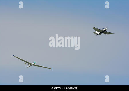 glider tow Stock Photo: 14645955 - Alamy