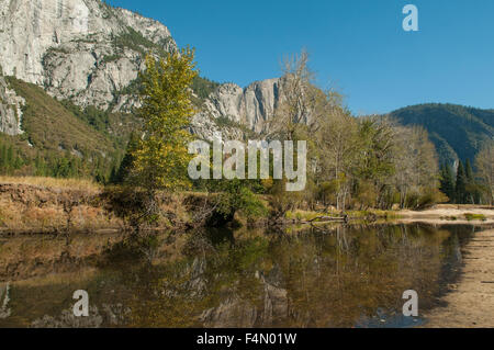 Merced River from Sentinel Beach, Yosemite NP, California, USA Stock Photo