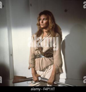 Raquel Welch Raquel Welch Raquel Welch Stock Photo - Alamy