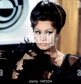 Sophia Loren / Arabesque 1966 directed by Stanley Donen Stock Photo - Alamy