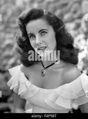 Elizabeth Taylor / Cynthia 1947 directed by Robert Z. Leonard Stock ...