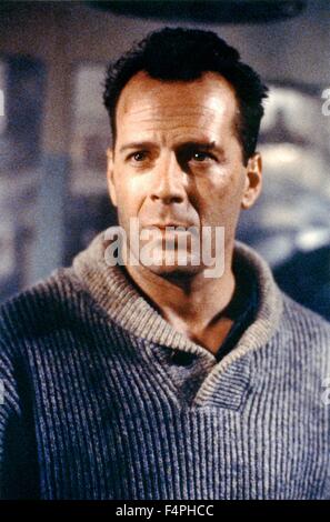 DIE HARD 2 -1990 BRUCE WILLIS Stock Photo - Alamy