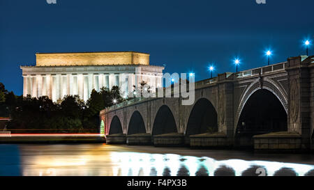 Lincoln Memorial and Arlington Bridge, in Washington DC, by night Stock Photo