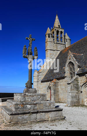 France, Brittany, Notre Dame de la Joie, chapel Our Lady of the Joy with Calvary near the village Saint-Pierre Stock Photo