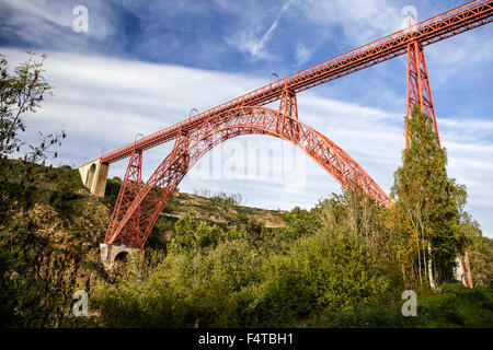 Garabit viaduct by Gustave Eiffel inaugurated 1885 : 565 m (1,854 ft) length Stock Photo