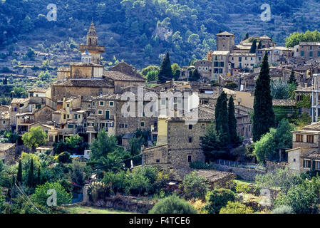 The pretty hillside village of Valldemossa. region Comarca, Serra de Tramuntana, Majorca. Balearic Islands. Spain. Europe