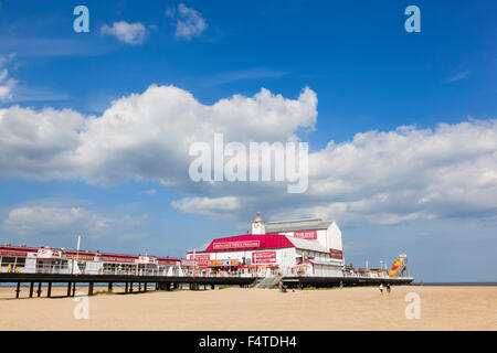 England, Norfolk, Great Yarmouth, Great Yarmouth Beach and Pier Stock Photo