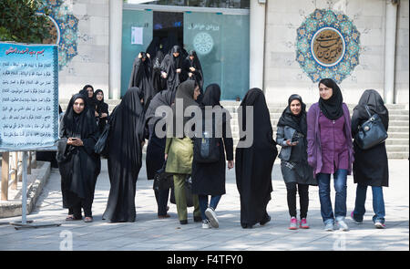 Tehran, Iran. 18th Oct, 2015. Female students walk across the campus of the University of Tehran, Iran, 18 October 2015. Photo: Bernd von Jutrczenka/dpa/Alamy Live News Stock Photo