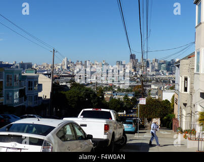 San Francisco, California, USA. 21st Oct, 2015. A street in San Francisco, California, USA, 21 October 2015. San Francisco is one of the most expensive cities in the United States to reside in. It has virtually been taken over by the technology industry, which has resulted in an influx of employees looking for housing in the city. Photo: BARBARA MUNKER/dpa/Alamy Live News Stock Photo