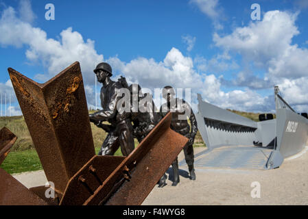 Czech hedgehog and landing craft, Musée du Débarquement Utah Beach, World War Two museum, Sainte-Marie-du-Mont, Normandy, France Stock Photo