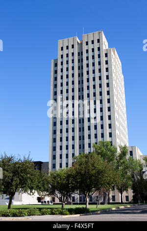 North Dakota State Capitol tower is 21 stories tall and is located in Bismarck, North Dakota, USA. Stock Photo