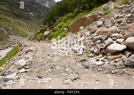 India, Himachal Pradesh, Lahaul Valley, Chhatru, rockfall on road to Spiti beside Chandra River Stock Photo