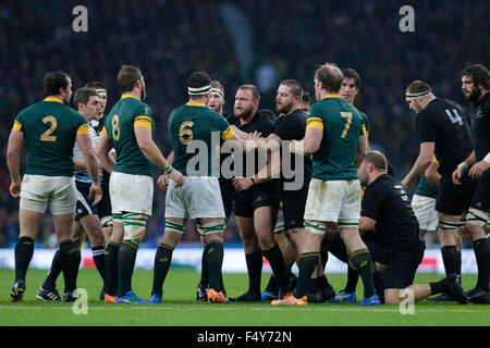 Twickenham Stadium, London, UK. 24th Oct, 2015. Rugby World Cup Semi Final. South Africa versus New Zealand. Tempers flare in the forwards Credit:  Action Plus Sports/Alamy Live News Stock Photo