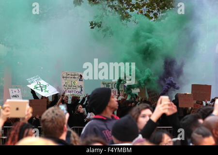 London, UK, 7th Oct 2015: Protestors at the Suffragette film premiere and gala opening night, 59th BFI London Film Festival in L Stock Photo