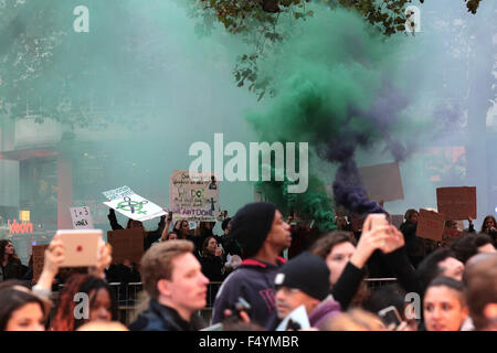 London, UK, 7th Oct 2015: Protestors at the Suffragette film premiere and gala opening night, 59th BFI London Film Festival in L Stock Photo