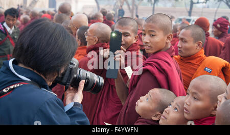Monks at the Ananda pagoda festivals in Bagan Stock Photo
