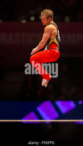 Glasgow, Scotland. 25th Oct, 2015. FIG Artistic Gymnastics World Championships. Day Three. Fabian HAMBUECHEN (GER) on the Horizontal Bar in the MAG Qualifications. Credit:  Action Plus Sports/Alamy Live News