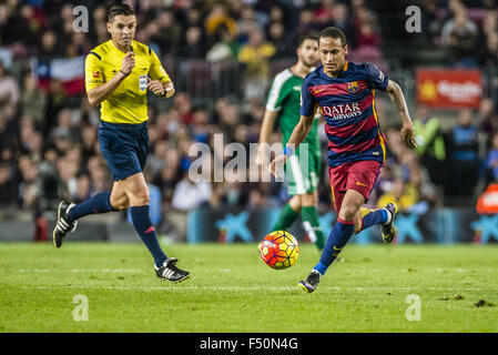 Barcelona, Catalonia, Spain. 25th Oct, 2015. FC Barcelona's forward NEYMAR JR. shoots during the league match between FC Barcelona and SD Eibar at the Camp Nou stadium in Barcelona Credit:  Matthias Oesterle/ZUMA Wire/Alamy Live News Stock Photo