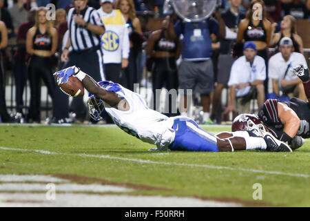 Starkville, MS, USA. 24th Oct, 2015. DUPLICATE***Kentucky Wildcats running back Stanley Williams (18 dives for the goal line during the NCAA Football game between the Mississippi State Bulldogs and the Kentucky Wildcats at Davis Wade Stadium in Starkville, MS. Chuck Lick/CSM/Alamy Live News Stock Photo