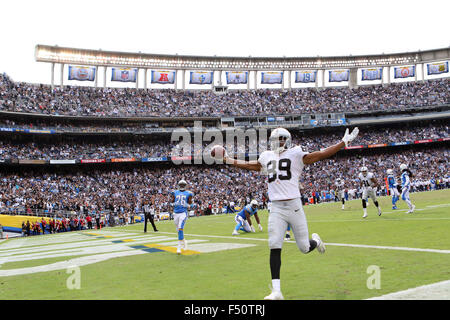 October 25, 2015 Amari Cooper #89 of the Oakland Raiders catches a