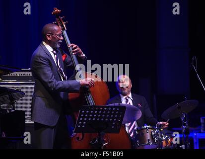Prerov, Czech Republic. 23rd Oct, 2015. American Ron Carter´s Foursight jazz quartet performs during the Czechoslovak Jazz Festival in Prerov, Czech Republic, October 23, 2015. Pictured bassist Ron Carter (left) adn drummer Payton Crossley. © Ludek Perina/CTK Photo/Alamy Live News Stock Photo