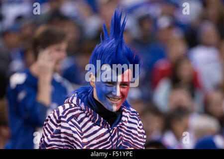 A Dallas Cowboys' fan dressed as a cheerleader for Halloween cheers on his  team as they play the Jacksonville Jaguars in Arlington, Texas October 31,  2010. UPI/Kevin Dietsch Stock Photo - Alamy