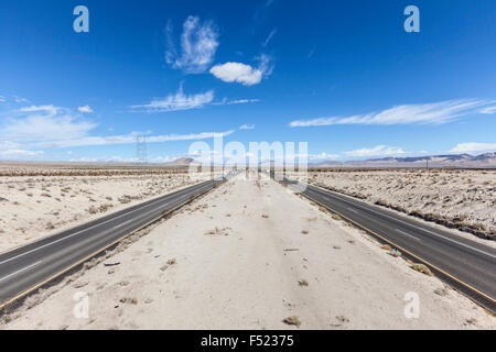 Interstate 15 between Los Angeles and Las Vegas in California's Mojave Desert. Stock Photo
