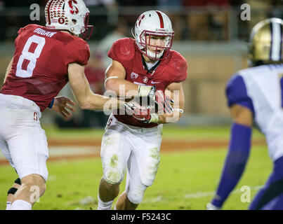 October 24, 2015: Stanford Cardinal running back Christian McCaffrey (5) in action during the NCAA Football game between the Stanford Cardinal and the Washington Huskies at Stanford Stadium in Palo Alto, CA. Stanford defeated Washington 31-14. Damon Tarver/Cal Sport Media Stock Photo