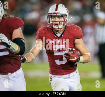 October 24, 2015: Stanford Cardinal running back Christian McCaffrey (5) in action during the NCAA Football game between the Stanford Cardinal and the Washington Huskies at Stanford Stadium in Palo Alto, CA. Stanford defeated Washington 31-14. Damon Tarver/Cal Sport Media Stock Photo