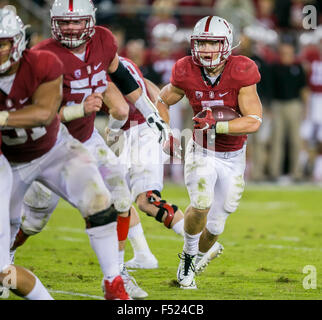 October 24, 2015: Stanford Cardinal running back Christian McCaffrey (5) in action during the NCAA Football game between the Stanford Cardinal and the Washington Huskies at Stanford Stadium in Palo Alto, CA. Stanford defeated Washington 31-14. Damon Tarver/Cal Sport Media Stock Photo