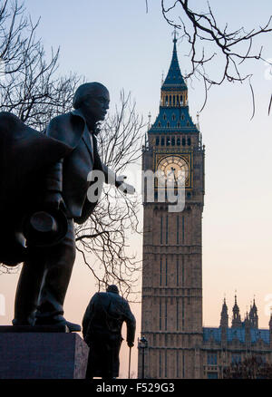 Big Ben Elizabeth Tower with statues of two 20th century British Prinme Ministers, Sir David Lloyd George and Sir Winston Church Stock Photo