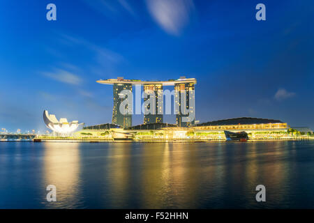 Beautiful sunrise in Marina bay at Singapore Stock Photo