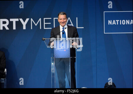 Philadelphia, Pennsylvania, USA. 26th Oct, 2015. JEFFREY ROSEN, President and CEO of the National Constitution Center gives a speech at the National Constitution Center in Philadelphia Pa in honor of His Holiness The Dalai Lama Credit:  Ricky Fitchett/ZUMA Wire/Alamy Live News Stock Photo